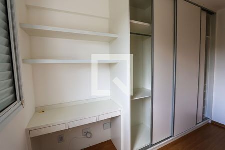Quarto 1 - Armários de apartamento para alugar com 2 quartos, 65m² em Buritis, Belo Horizonte