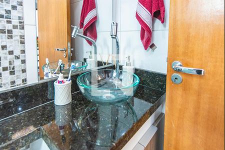 Banheiro  de apartamento à venda com 2 quartos, 100m² em Vila Pires, Santo André