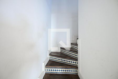 Escada de casa de condomínio à venda com 2 quartos, 133m² em Fazenda Morumbi, São Paulo