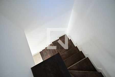 Escada de casa de condomínio à venda com 2 quartos, 133m² em Fazenda Morumbi, São Paulo