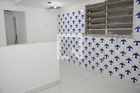 Sala de casa para alugar com 2 quartos, 60m² em Jardim São Bento Novo, Embu das Artes