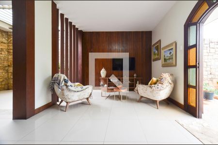 Casa para alugar com 5 quartos, 1500m² em São Francisco, Belo Horizonte