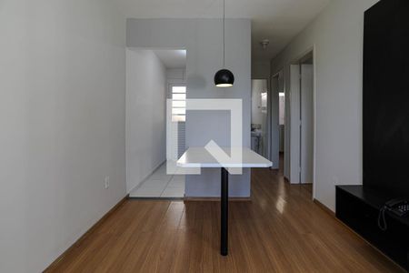 Sala de casa de condomínio para alugar com 2 quartos, 55m² em Vila Ipiranga, Mogi das Cruzes
