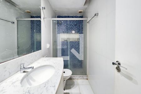 Banheiro de apartamento à venda com 2 quartos, 56m² em Catete, Rio de Janeiro