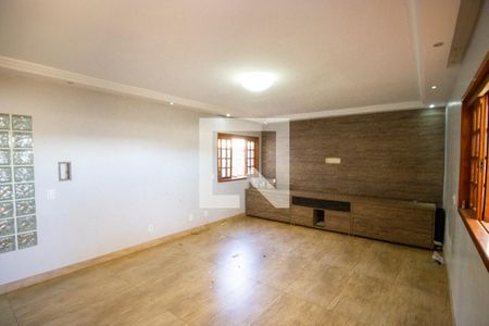 Casa para alugar com 3 quartos, 120m² em Conjunto 04, Brasília