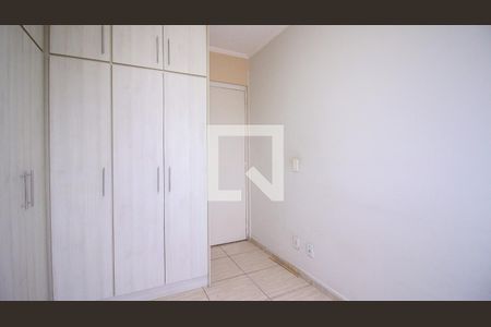 Quarto 2 de apartamento para alugar com 2 quartos, 50m² em Parque São Lourenço, São Paulo