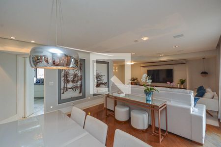 Sala de casa de condomínio para alugar com 4 quartos, 210m² em Jardim Umuarama, São Paulo