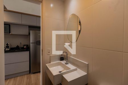 Banheiro de kitnet/studio para alugar com 1 quarto, 26m² em Perdizes, São Paulo