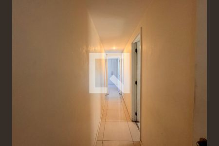 Corredor de apartamento à venda com 3 quartos, 237m² em Barra da Tijuca, Rio de Janeiro