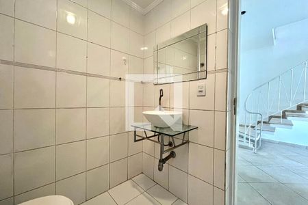 Lavabo  de casa para alugar com 3 quartos, 240m² em Vila Alexandria, São Paulo