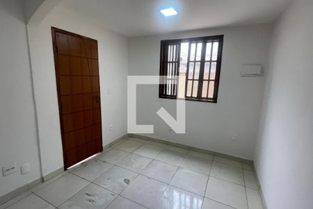 Sala de casa para alugar com 2 quartos, 49m² em Parque Duque, Duque de Caxias