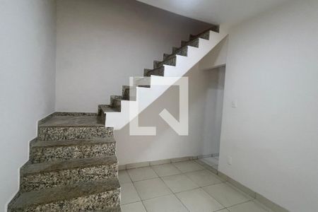 Sala de casa para alugar com 2 quartos, 49m² em Parque Duque, Duque de Caxias