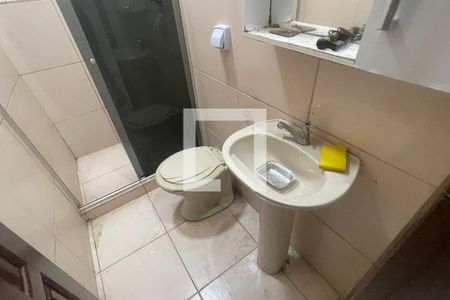 Banheiro de casa para alugar com 2 quartos, 49m² em Parque Duque, Duque de Caxias