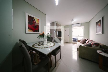 Sala de casa à venda com 2 quartos, 60m² em Vila Guilhermina, São Paulo