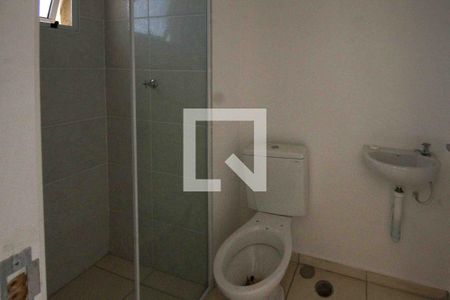Banheiro de apartamento para alugar com 1 quarto, 39m² em Vila Granada, São Paulo