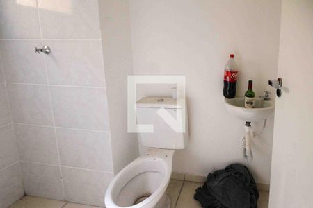 Banheiro de kitnet/studio para alugar com 1 quarto, 36m² em Vila Granada, São Paulo
