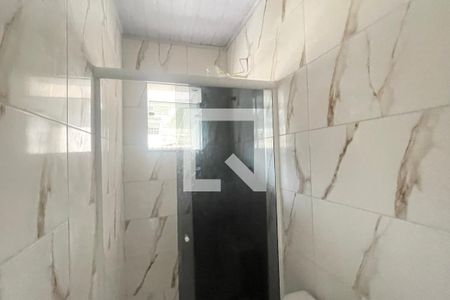 Banheiro de casa para alugar com 1 quarto, 50m² em Parque Duque, Duque de Caxias