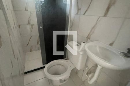 Banheiro de casa para alugar com 1 quarto, 50m² em Parque Duque, Duque de Caxias