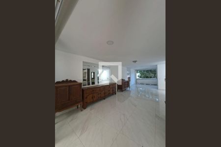 Casa à venda com 3 quartos, 235m² em Tremembé, São Paulo
