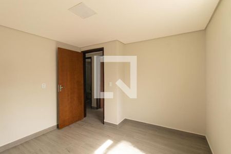 Quarto 1 de casa para alugar com 2 quartos, 115m² em Alto Boqueirão, Curitiba