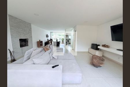 Casa à venda com 4 quartos, 235m² em Tremembé, São Paulo