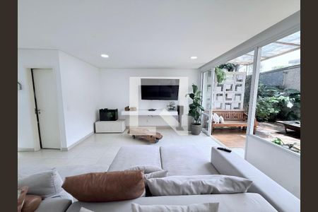 Casa à venda com 4 quartos, 235m² em Tremembé, São Paulo