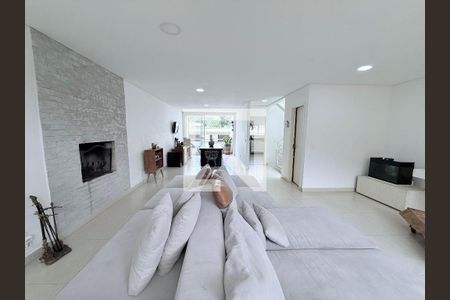 Casa à venda com 4 quartos, 235m² em Tremembé, São Paulo