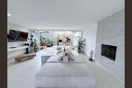 Casa à venda com 4 quartos, 235m² em Tremembé, São Paulo
