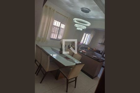 Casa à venda com 3 quartos, 260m² em Jardim Vivan, São Paulo