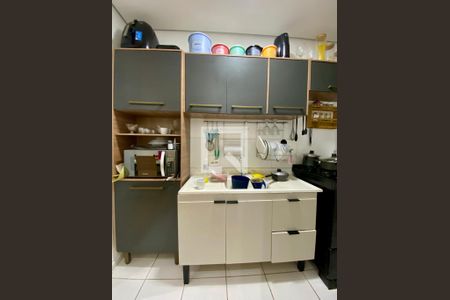 Cozinha de apartamento para alugar com 2 quartos, 43m² em Vila Santos, São Paulo
