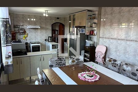 Casa à venda com 3 quartos, 180m² em Parque Ipe, São Paulo
