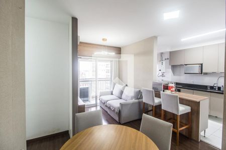 Sala de casa de condomínio para alugar com 3 quartos, 67m² em Jardim das Belezas, Carapicuíba