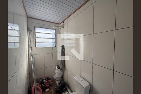 Banheiro de casa para alugar com 1 quarto, 55m² em Parque Cisper, São Paulo
