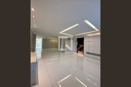Casa à venda com 4 quartos, 351m² em Horto Florestal, São Paulo