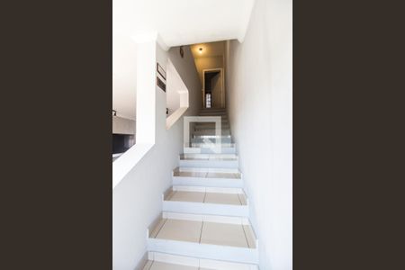 Escada de casa de condomínio à venda com 2 quartos, 227m² em Parque Sinai, Santana de Parnaíba