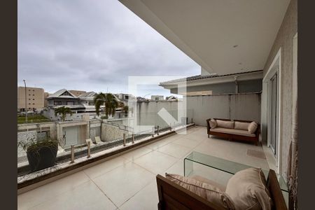 Suíte 1 (Master) - Varanda de casa de condomínio para alugar com 4 quartos, 490m² em Recreio dos Bandeirantes, Rio de Janeiro