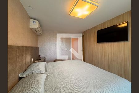 Suíte 1 (Master) de casa de condomínio para alugar com 4 quartos, 490m² em Recreio dos Bandeirantes, Rio de Janeiro