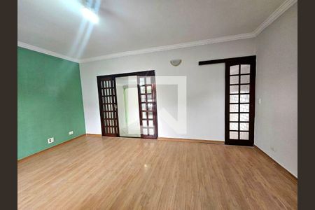 Casa à venda com 3 quartos, 170m² em Jardim Rosa Maria, São Paulo