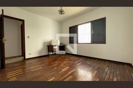Casa à venda com 3 quartos, 159m² em Jardim Rosa Maria, São Paulo