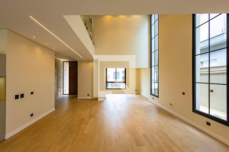 Casa à venda com 4 quartos, 400m² em Alphaville, Barueri