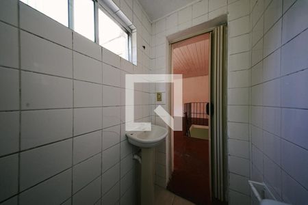 Banheiro de casa para alugar com 1 quarto, 42m² em Vila Ré, São Paulo