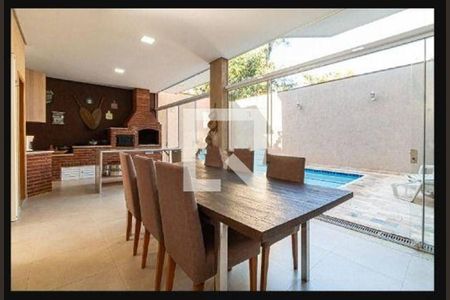 Casa à venda com 4 quartos, 329m² em Jardim Florida, Barueri