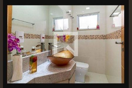Casa à venda com 4 quartos, 329m² em Jardim Florida, Barueri