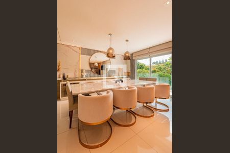 Casa à venda com 4 quartos, 420m² em Alphaville, Barueri