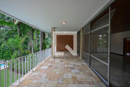 Varanda de casa à venda com 4 quartos, 850m² em Retiro Morumbi, São Paulo