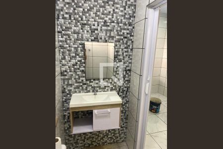 Banheiro de casa para alugar com 2 quartos, 60m² em Santíssimo, Rio de Janeiro