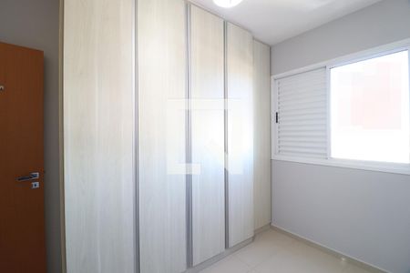 Quarto 1 de apartamento para alugar com 3 quartos, 92m² em Santa Mônica, Uberlândia