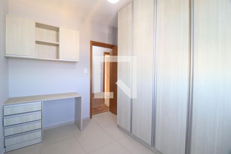 Quarto 1 de apartamento para alugar com 3 quartos, 92m² em Santa Mônica, Uberlândia