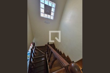 Escada de casa para alugar com 3 quartos, 180m² em Jardim Franca, São Paulo