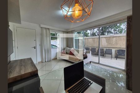 Casa de Condomínio para alugar com 3 quartos, 120m² em Vargem Pequena, Rio de Janeiro
